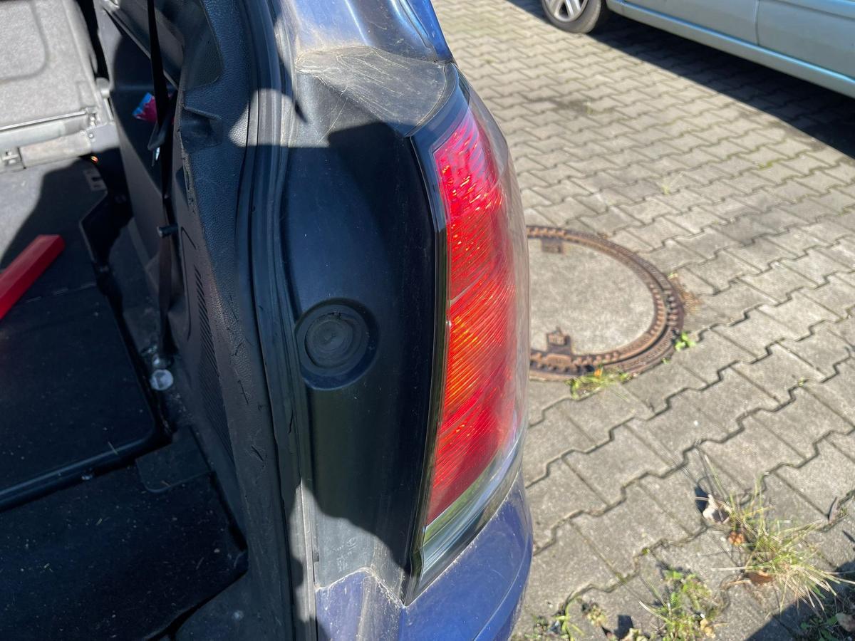 Opel Zafira B original Rücklicht Rückleuchte rechts BJ06